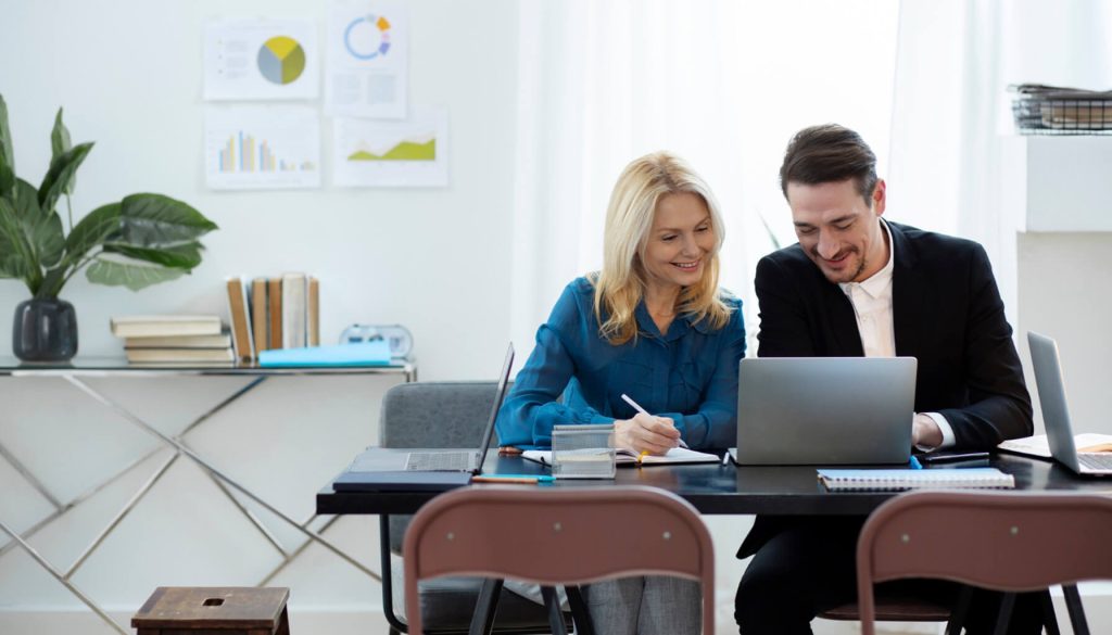 Medium shot smiley people working together